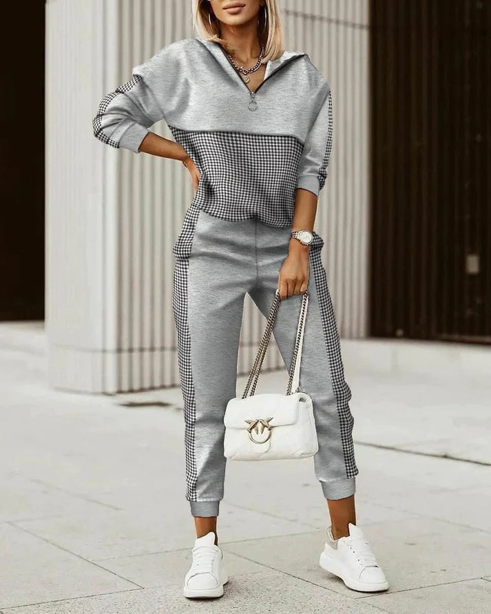 Stylish and Comfortable Women's Tracksuit